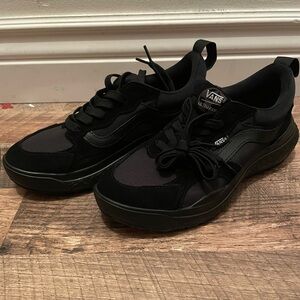 Vans all black ultrarange